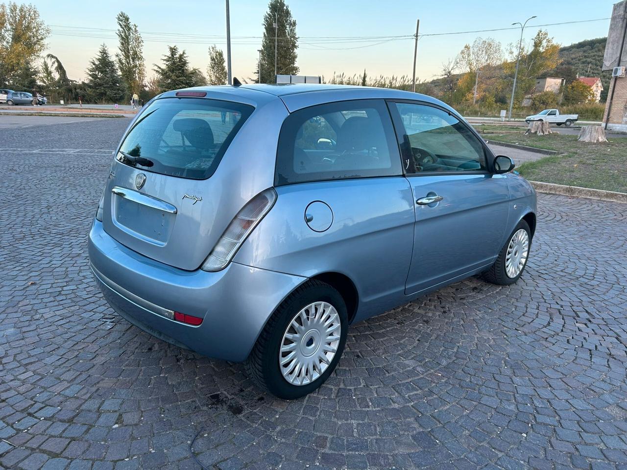 Lancia Ypsilon 1.3 MJT 75 CV Oro Targa DR379HT