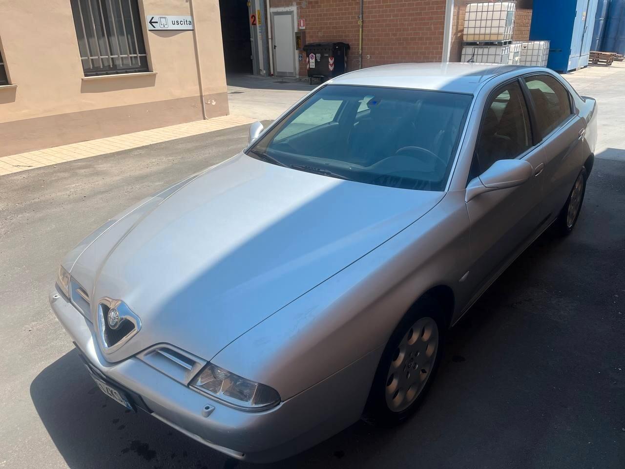 Alfa Romeo 166 2.4 JTD Distinctive
