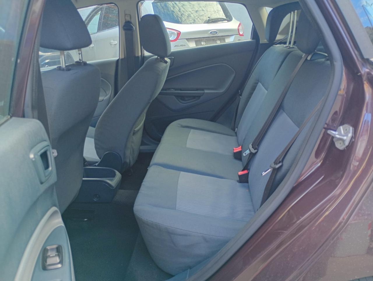 Ford Fiesta 1.4 TDCI Titanium 5 Porte – Economica e Affidabile