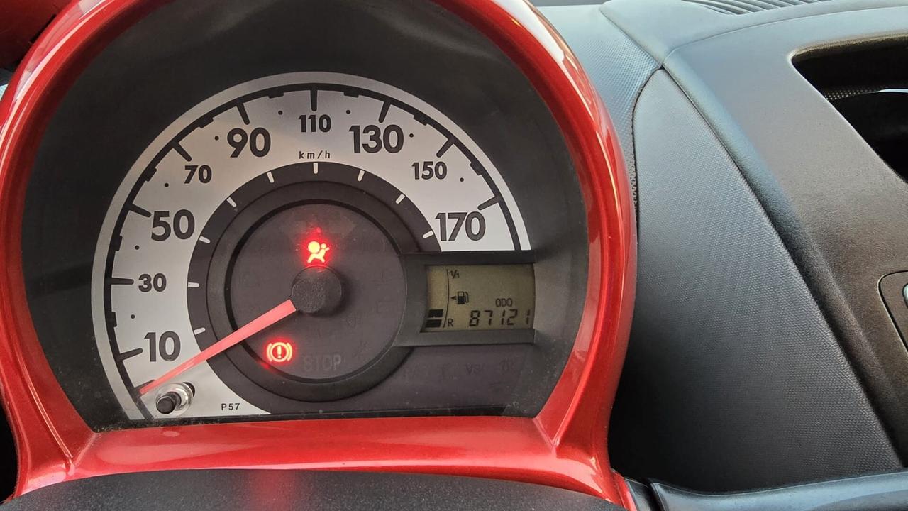 Toyota Aygo 1.0 12V VVT-i 5 porte Sol Connect Red Edition