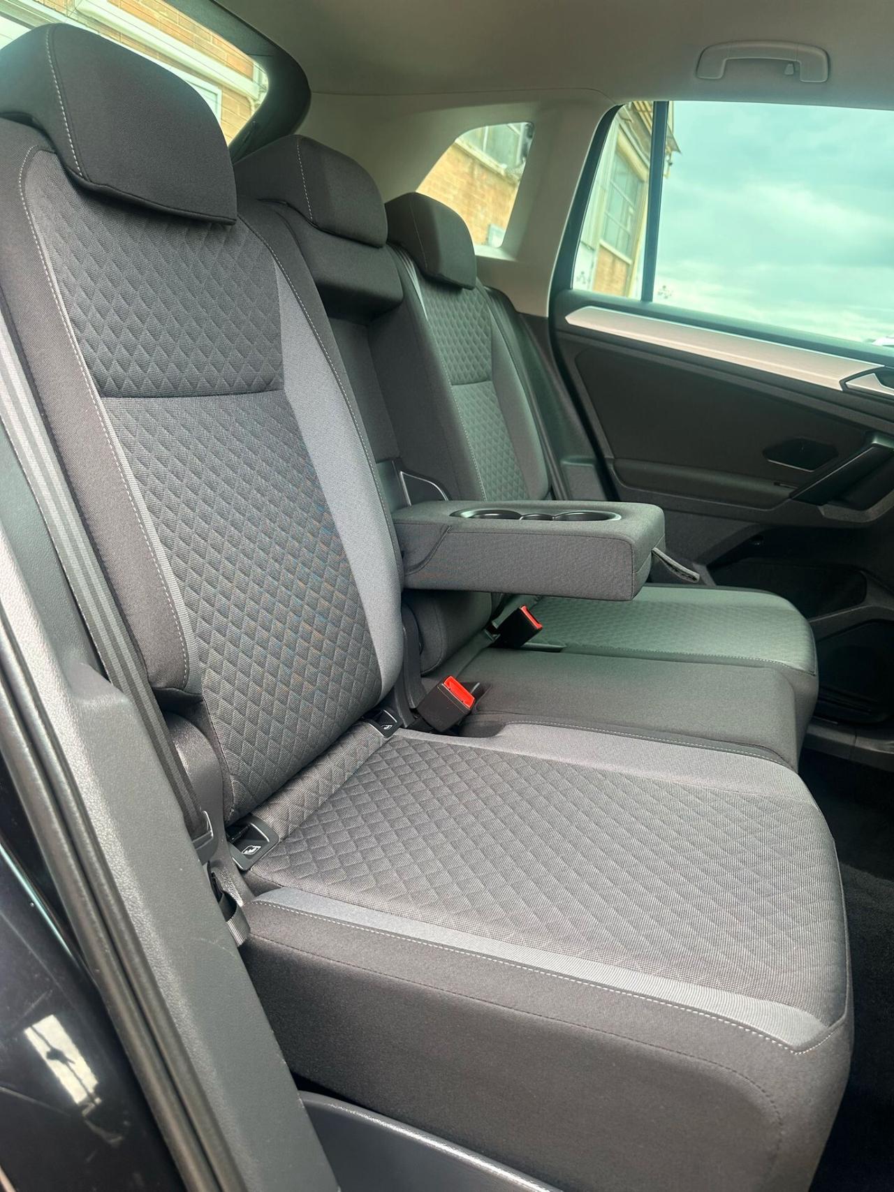 Volkswagen Tiguan 2.0 TDI 150 CV SCR DSG R-Line