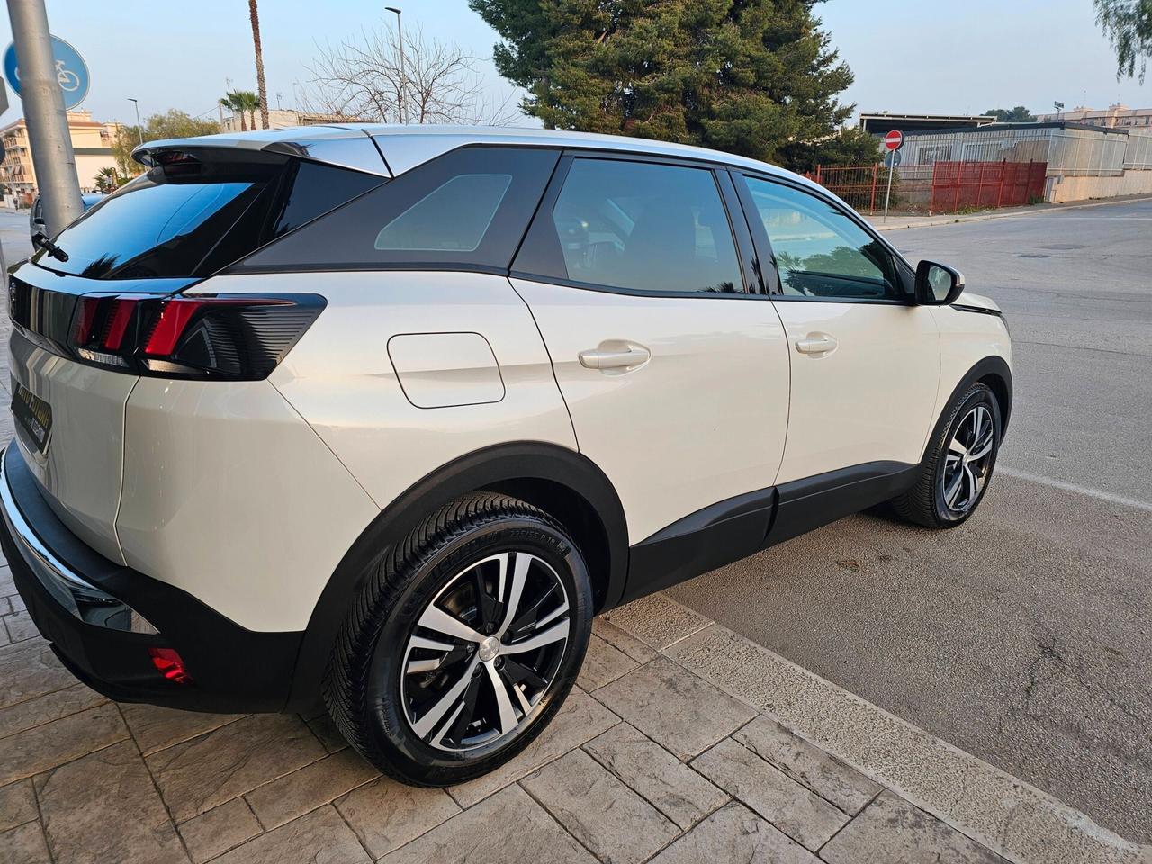 PEUGEOT 3008 1.5 BLUEHDI 131CV EAT8 ALLURE FULL