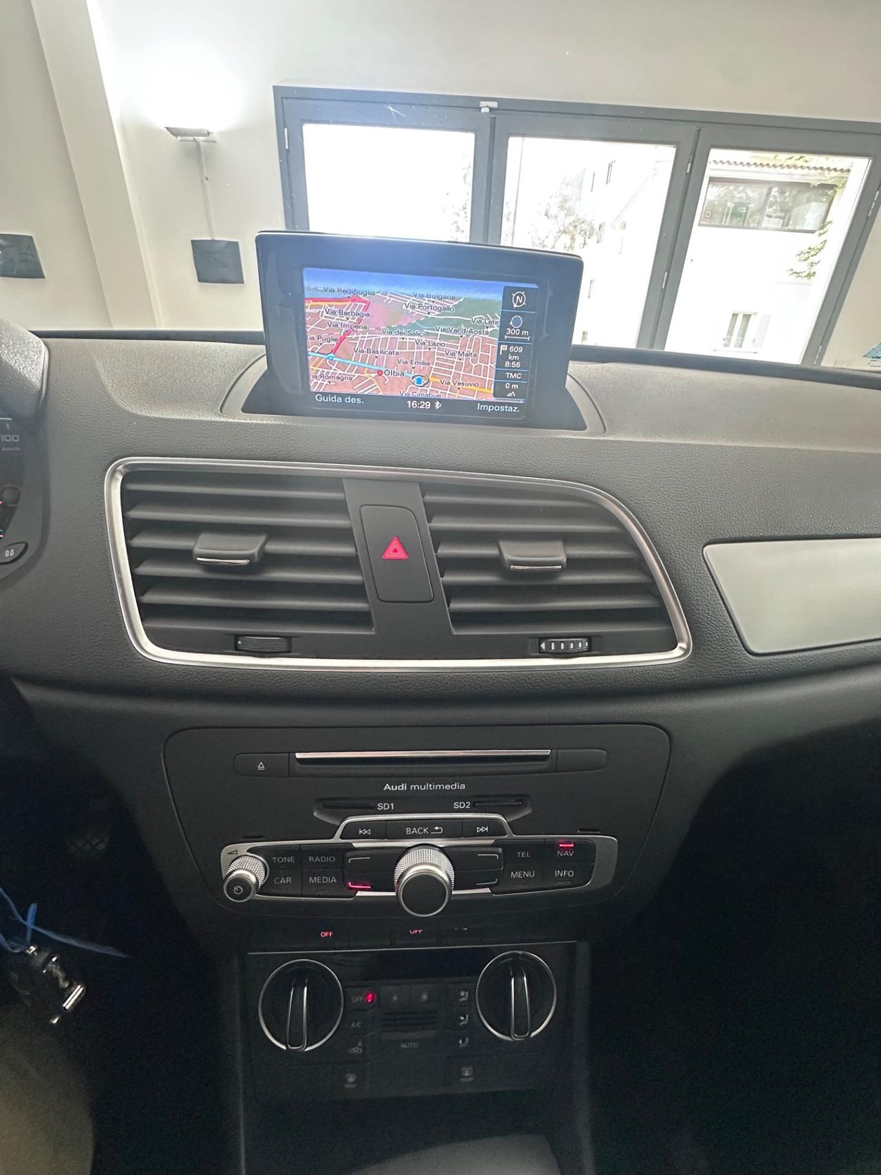 Audi Q3 2.0 TDI 120 CV Business