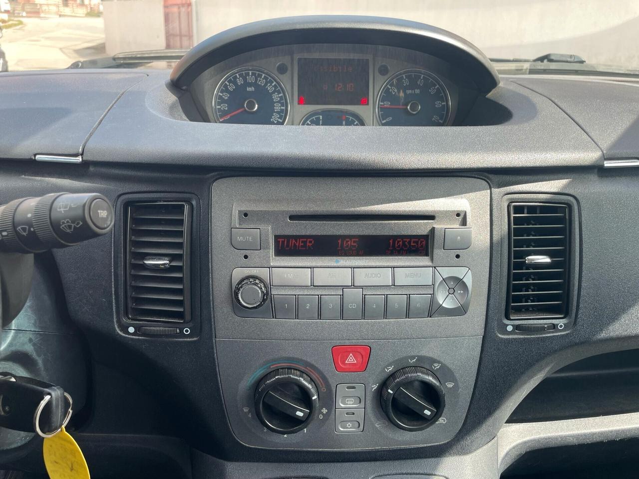 Lancia MUSA 1.3 Multijet 16V Argento