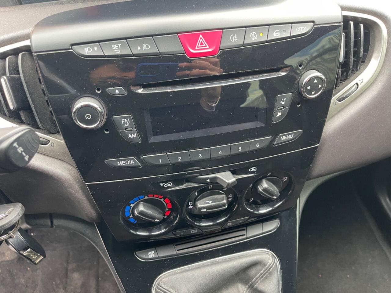 Lancia Ypsilon 1.2 69 CV 5 porte GPL Ecochic Gold