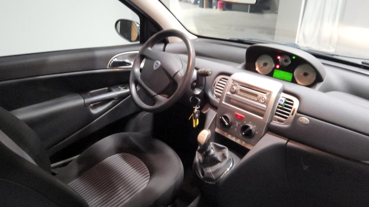 Lancia Ypsilon 1.2 Platino