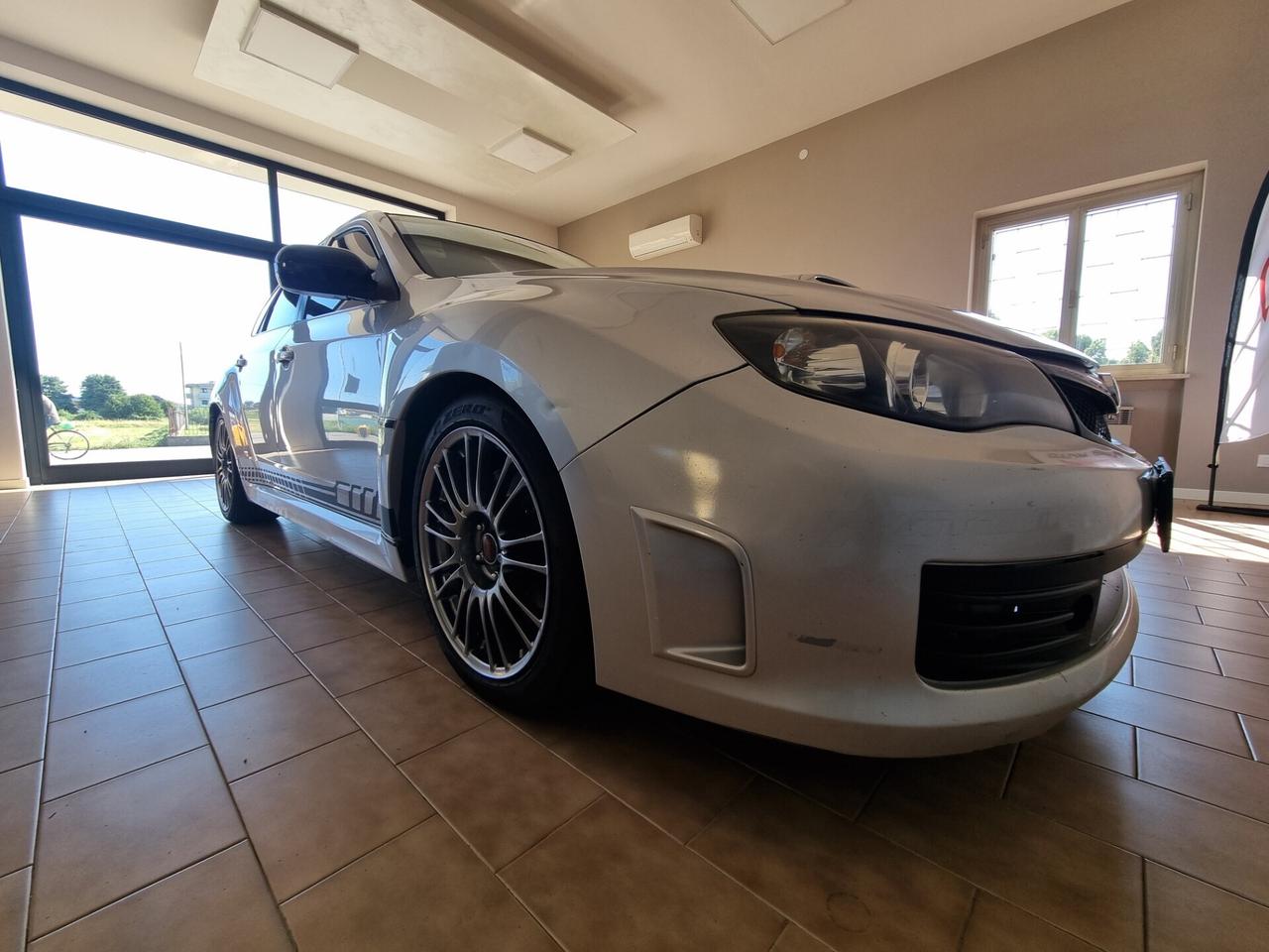 Subaru Impreza 2.0R 72