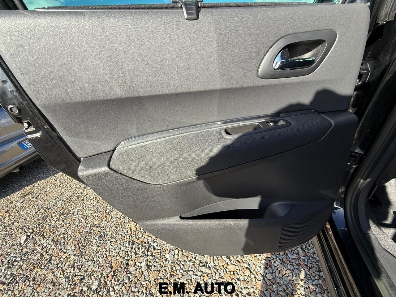 Peugeot 5008 1.6 HDi 115CV Business