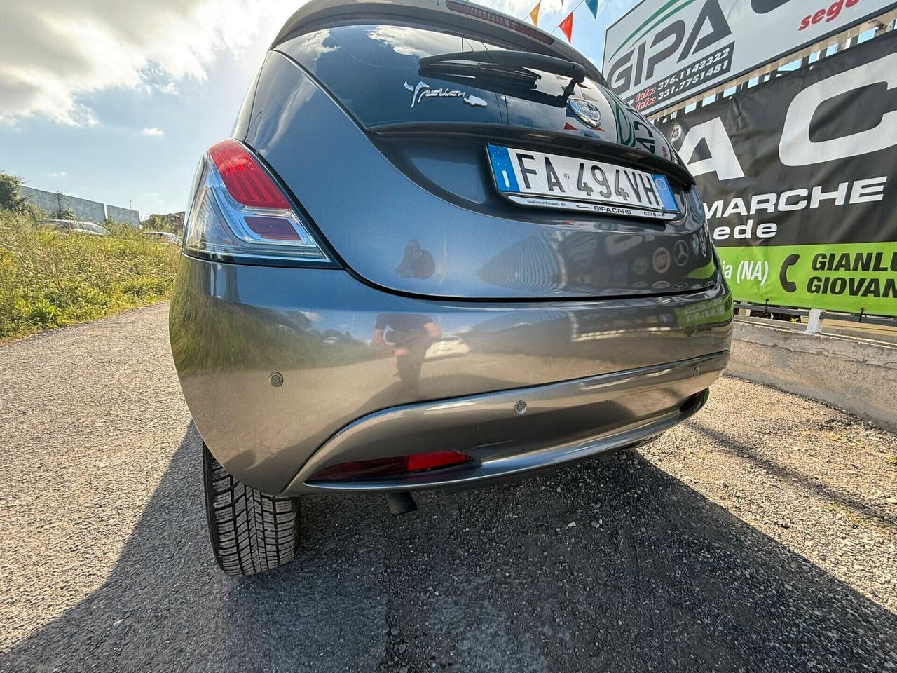 Lancia Ypsilon 0.9 TwinAir 85 CV 5 porte Metano Ecochic Elle
