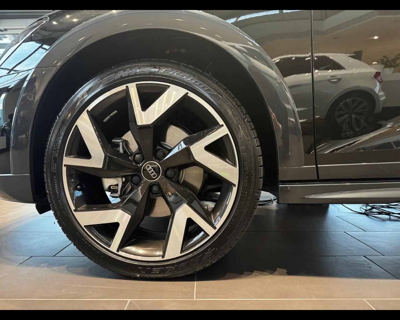 AUDI Audi A3 allstreet Identity Contrast TDI 110 kW S tronic