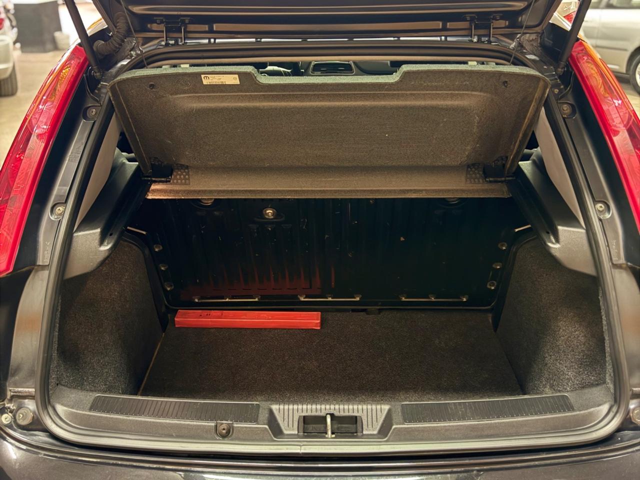 BELLISSIMA FIAT PUNTO CON SOLI 61.599 KM IN OTTIME CONDIZIONI