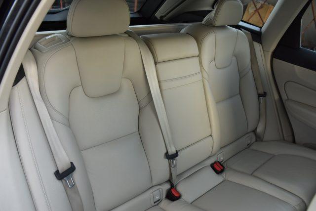 VOLVO XC60 B4 (d) Geartronic Inscription