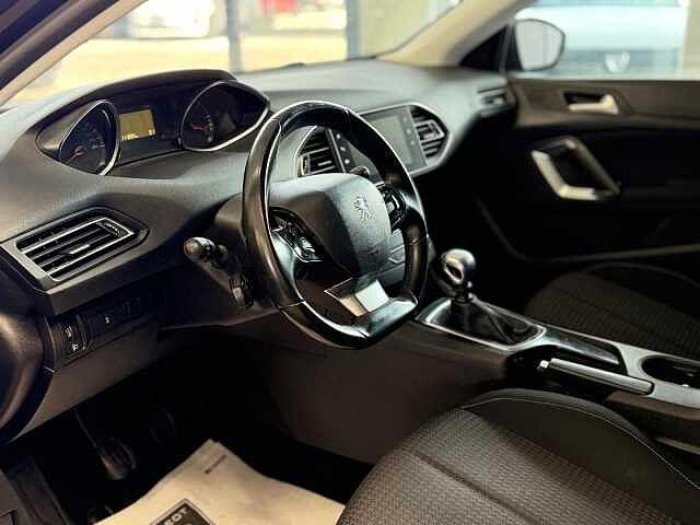 Peugeot 308 BlueHDi 130 S&S SW Allure