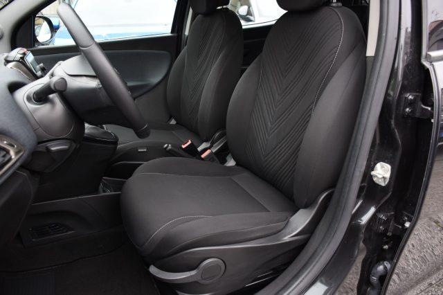 LANCIA Ypsilon 1.0 FireFly 5 porte S&S Hybrid Silver **5 POSTI**