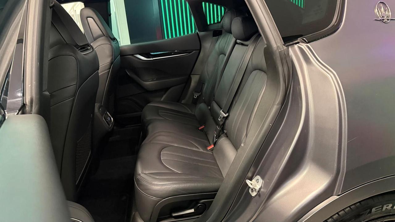 MASERATI LEVANTE GRANSPORT V6 275 Q4 2020