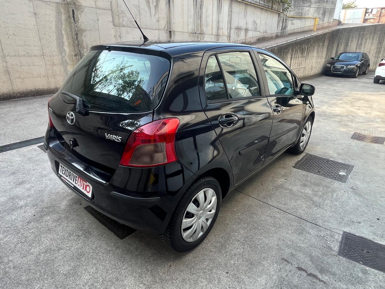 Toyota Yaris 1.3 5 porte Navi