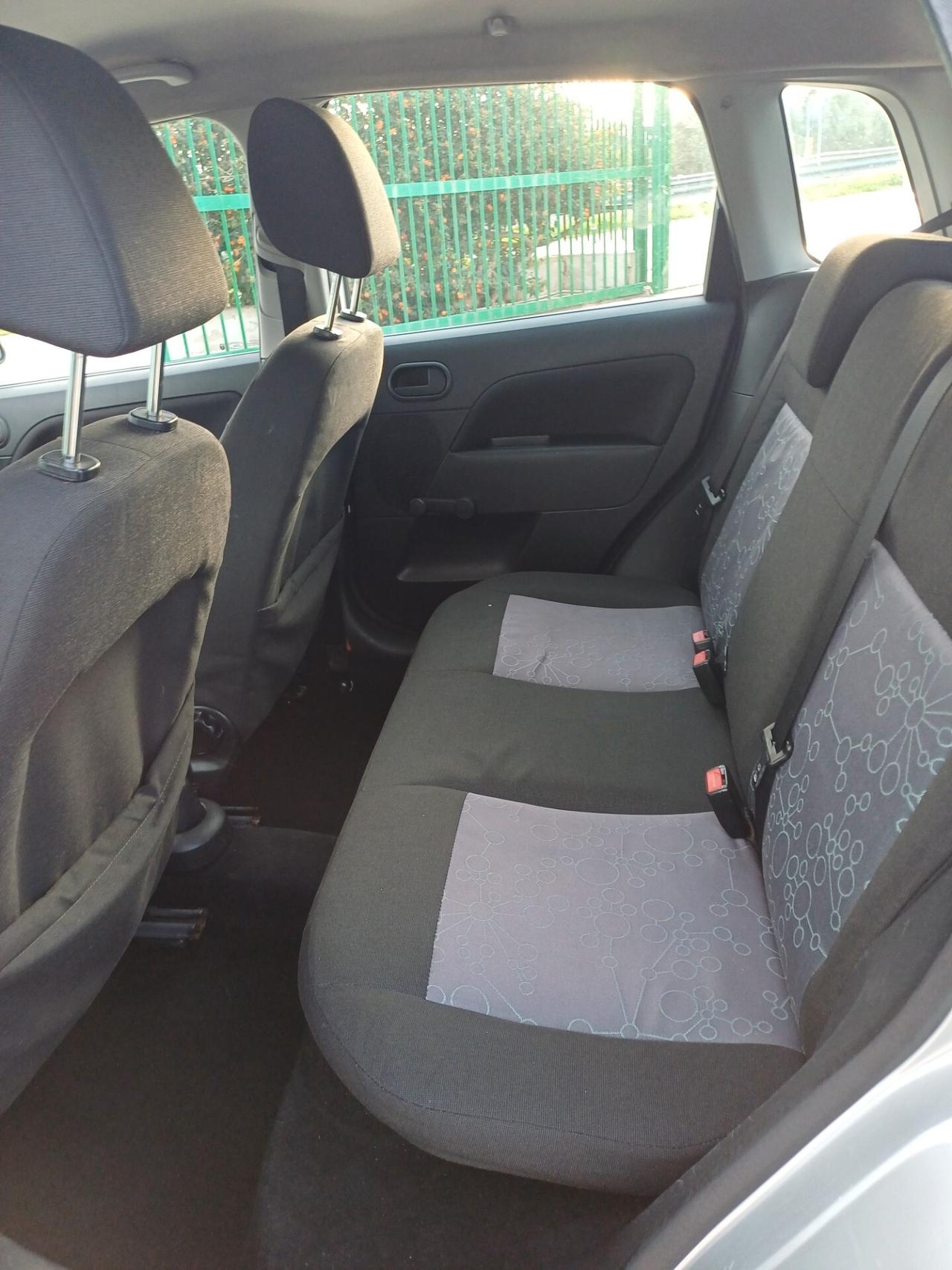 Ford Fiesta 1.4 TDCi 5p. Ghia