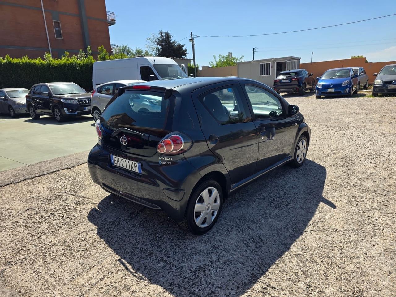 Toyota Aygo 1.0 12V VVT-i 5 porte Now Connect