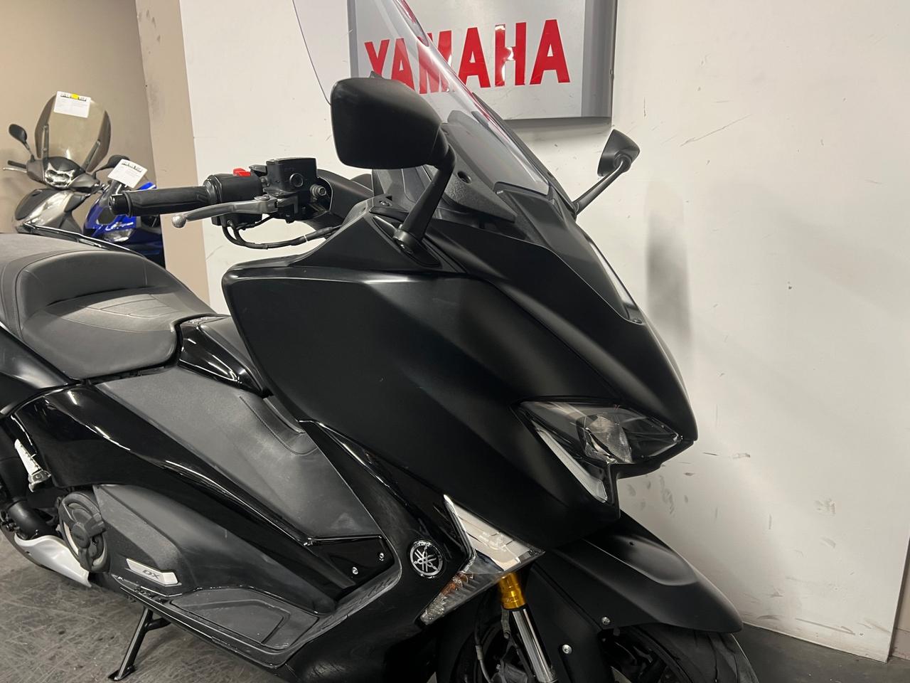 Yamaha TMAX DX