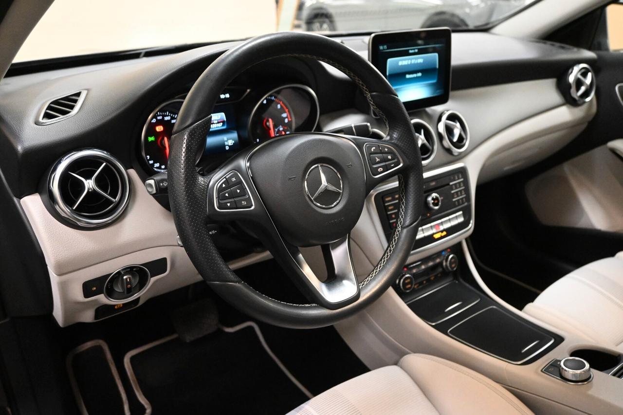 MERCEDES GLA (X156) GLA 200 d Automati...