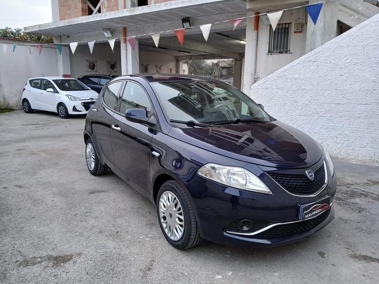 Lancia Ypsilon 1.2 69 CV 5 porte Gold dal nord Italia Toscana