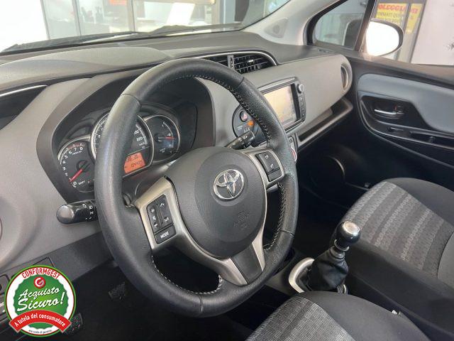 TOYOTA Yaris 1.3 5 porte Lounge - PER NEOPATENTATO -
