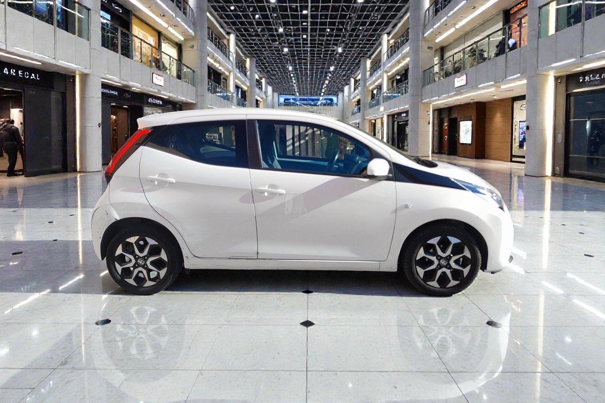 TOYOTA Aygo Connect 1.0 VVT-i 72 CV 5 porte x-fun