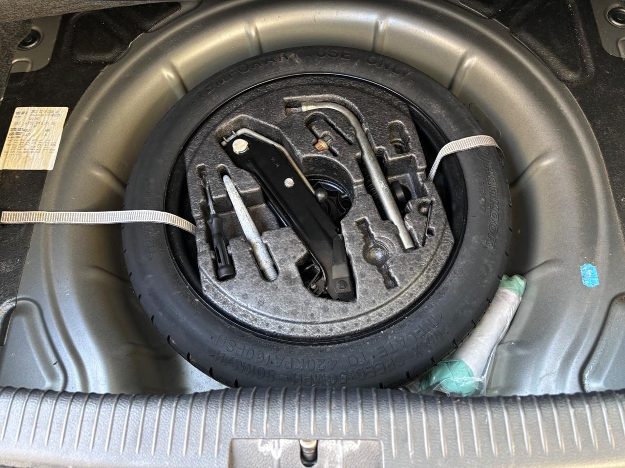 Volkswagen Golf 1.6 16V FSI 5p. Sportline