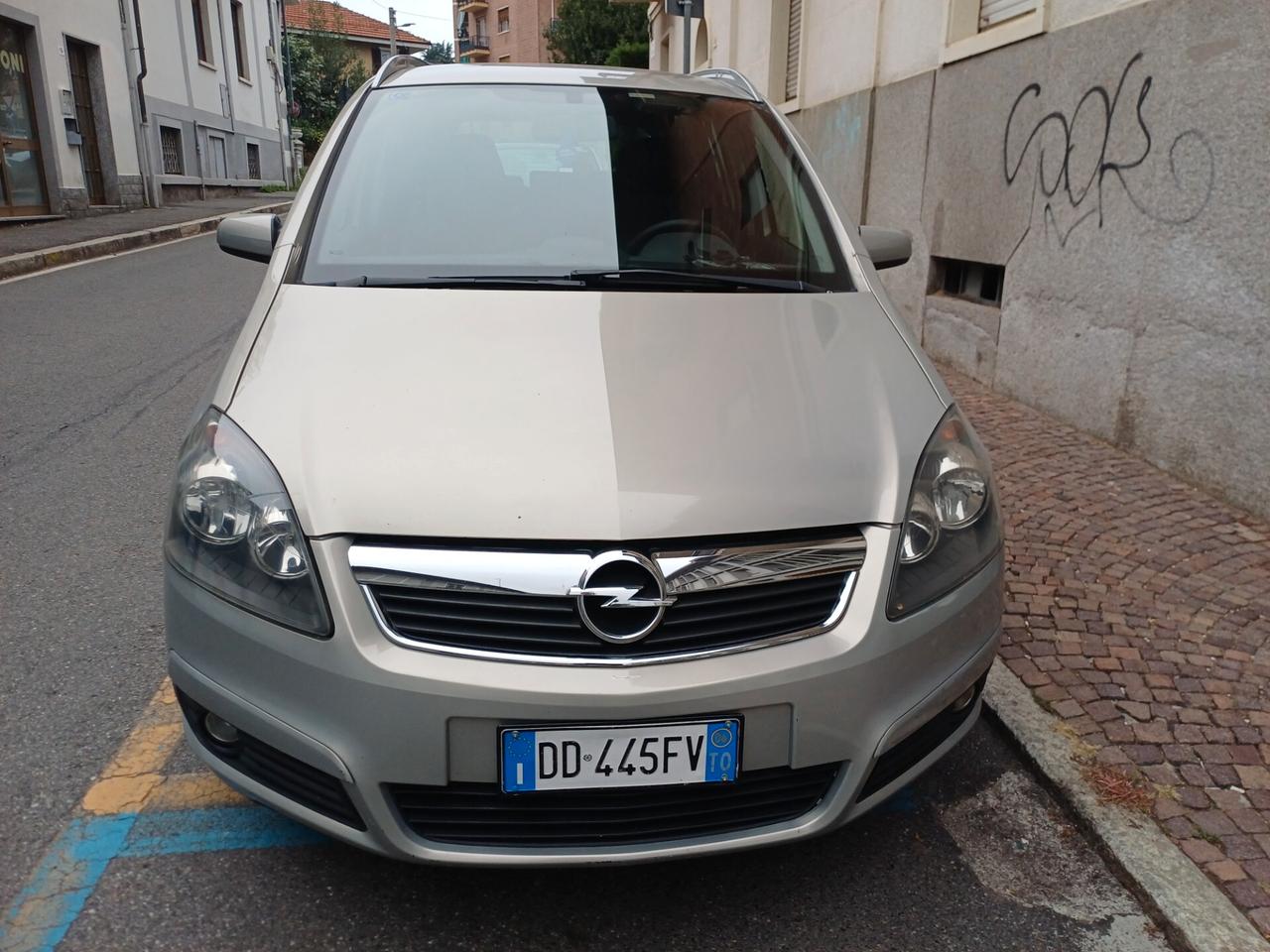 Opel Zafira 1.9 7 POSTI
