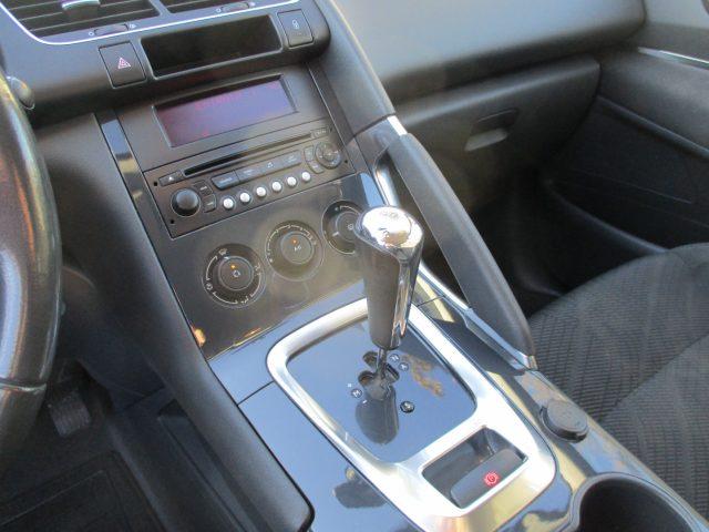 PEUGEOT 3008 1.6 HDi 110CV cambio robotizzato Outdoor