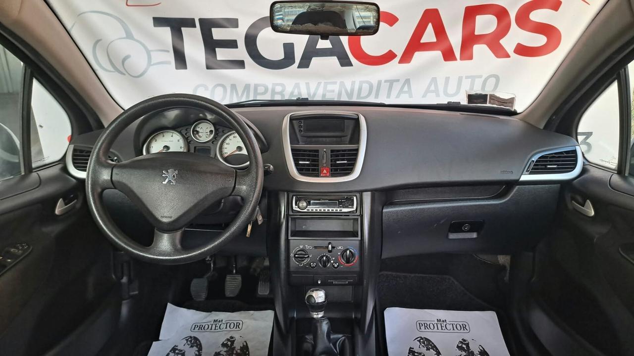 Peugeot 207 1.4 8V 75CV 5p. X Line