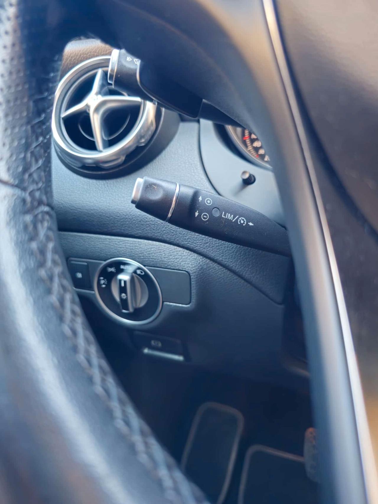 Mercedes-benz GLA 200 d Automatic 4Matic Premium