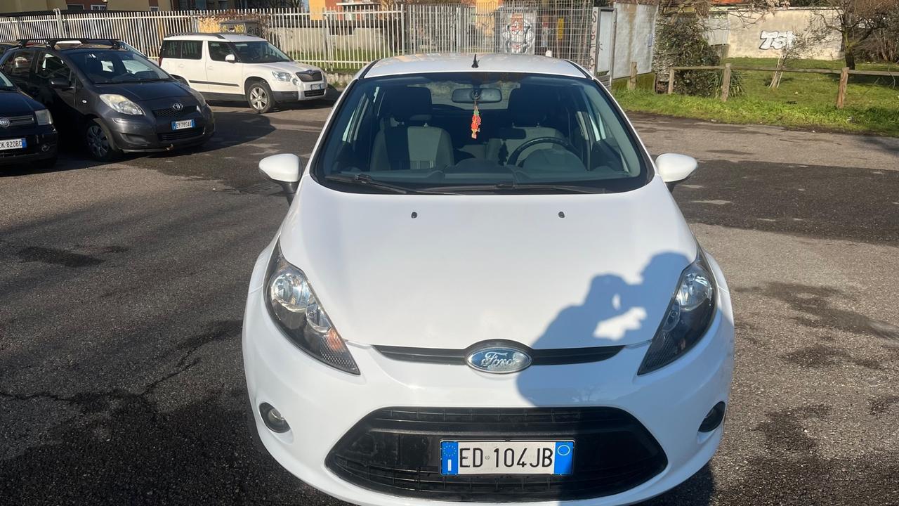Ford Fiesta 1.4 5 porte Bz.- GPL Titanium