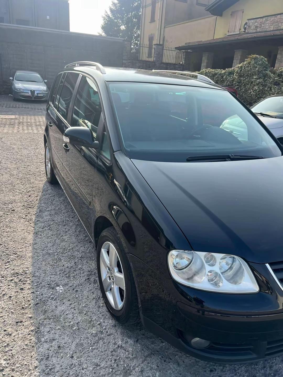 Volkswagen Touran 2.0 TDI DPF Highline