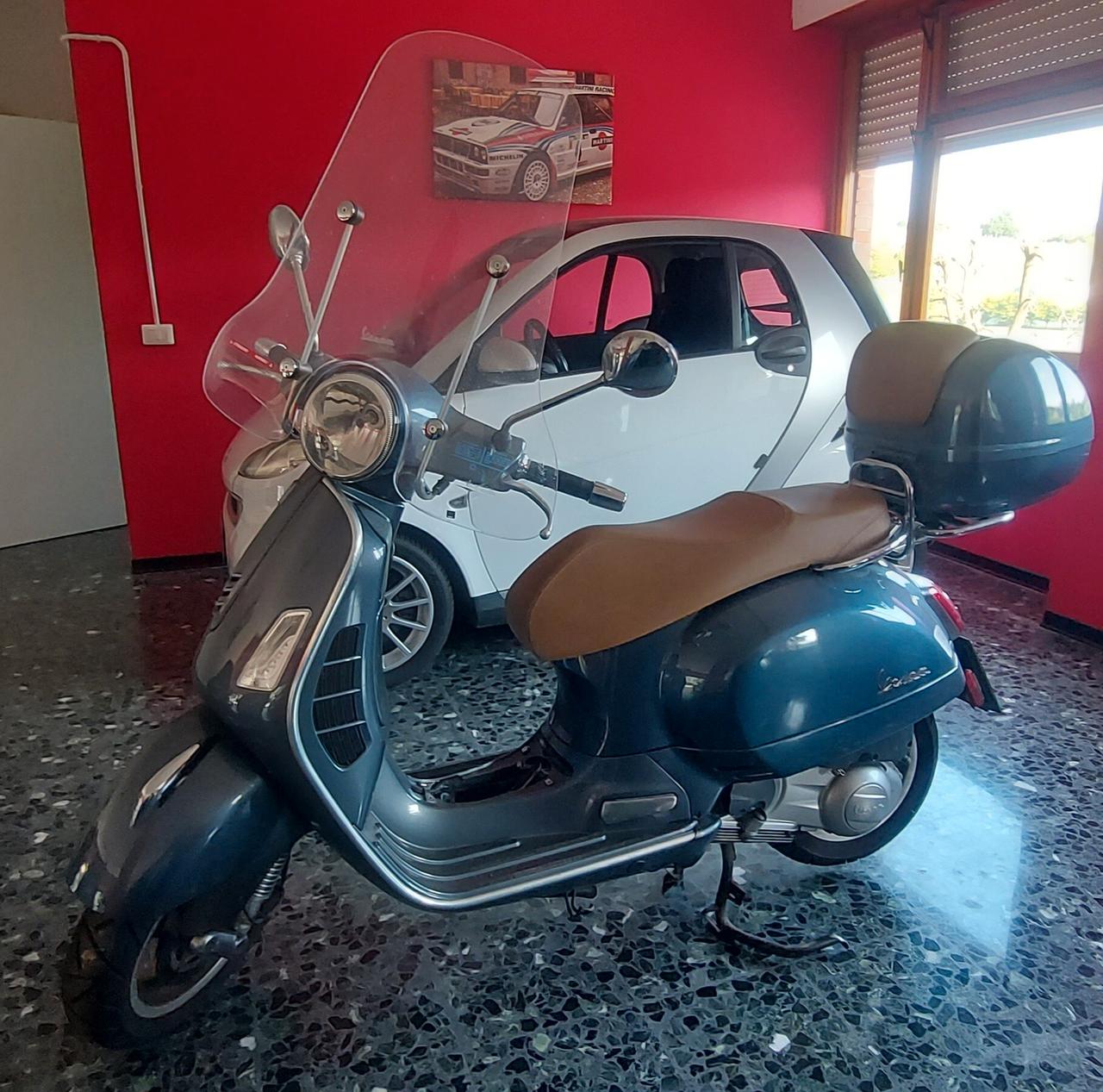 Piaggio Vespa 300 GTS