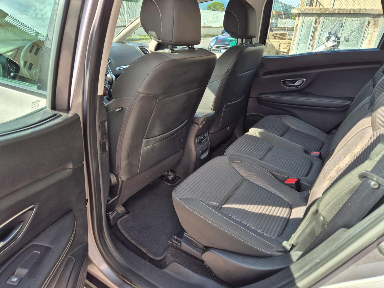 Renault Scenic Scénic TCe 140 CV EDC FAP Intens