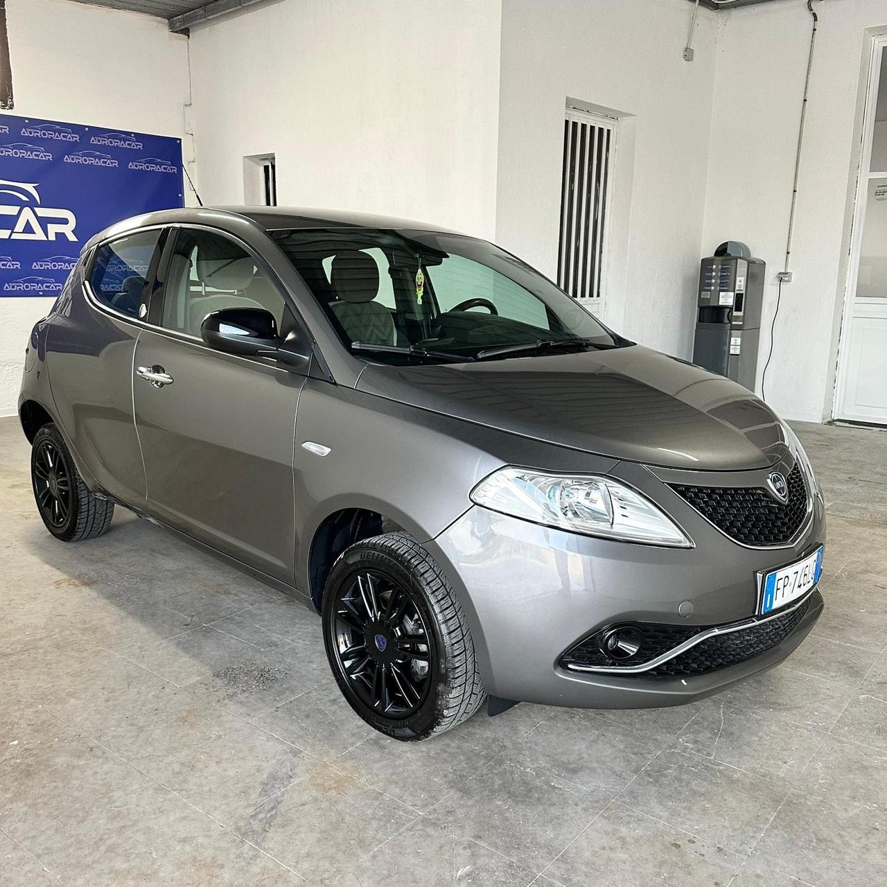 Lancia Ypsilon 0.9 TwinAir 5 porte Metano Ecochic Gold