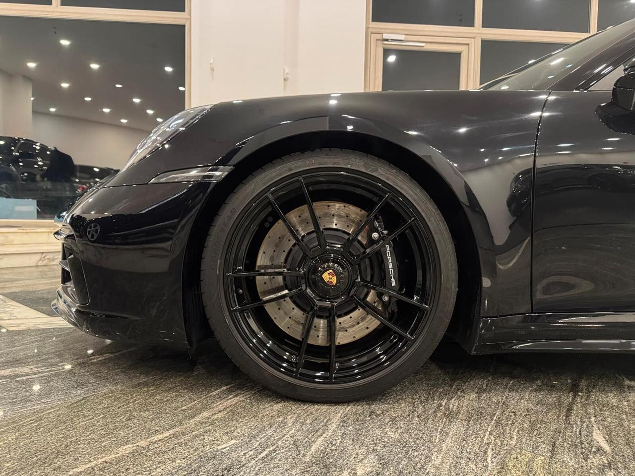 Porsche 911 Carrera 4 GTS