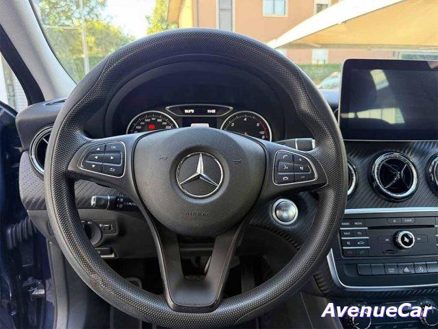MERCEDES-BENZ GLA 180 d SPORT TELECAMERA NAVIGATORE SEDILI SPORTIVI