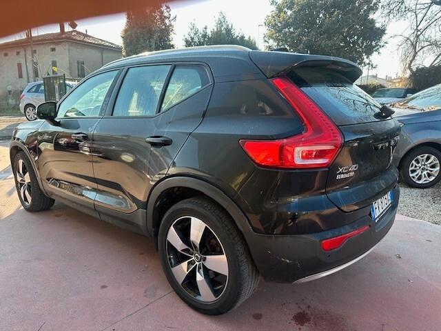 Volvo XC40 D3 AWD R-design