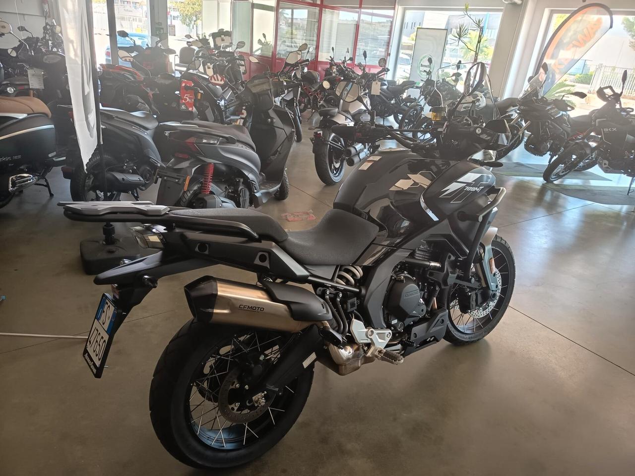 Cf Moto 700MT
