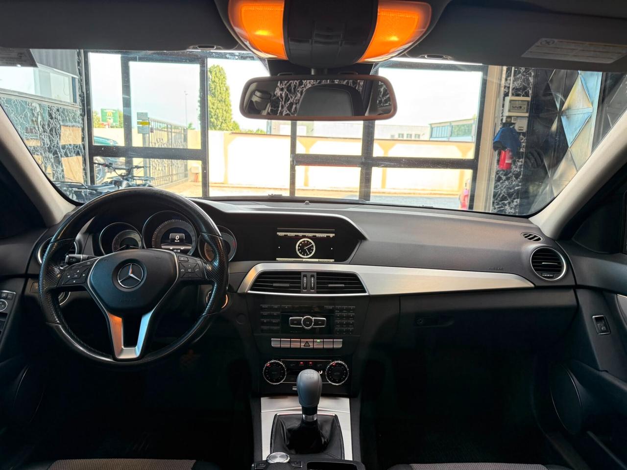 Mercedes-benz C 220 CDI BlueEFFICIENCY Avantgarde