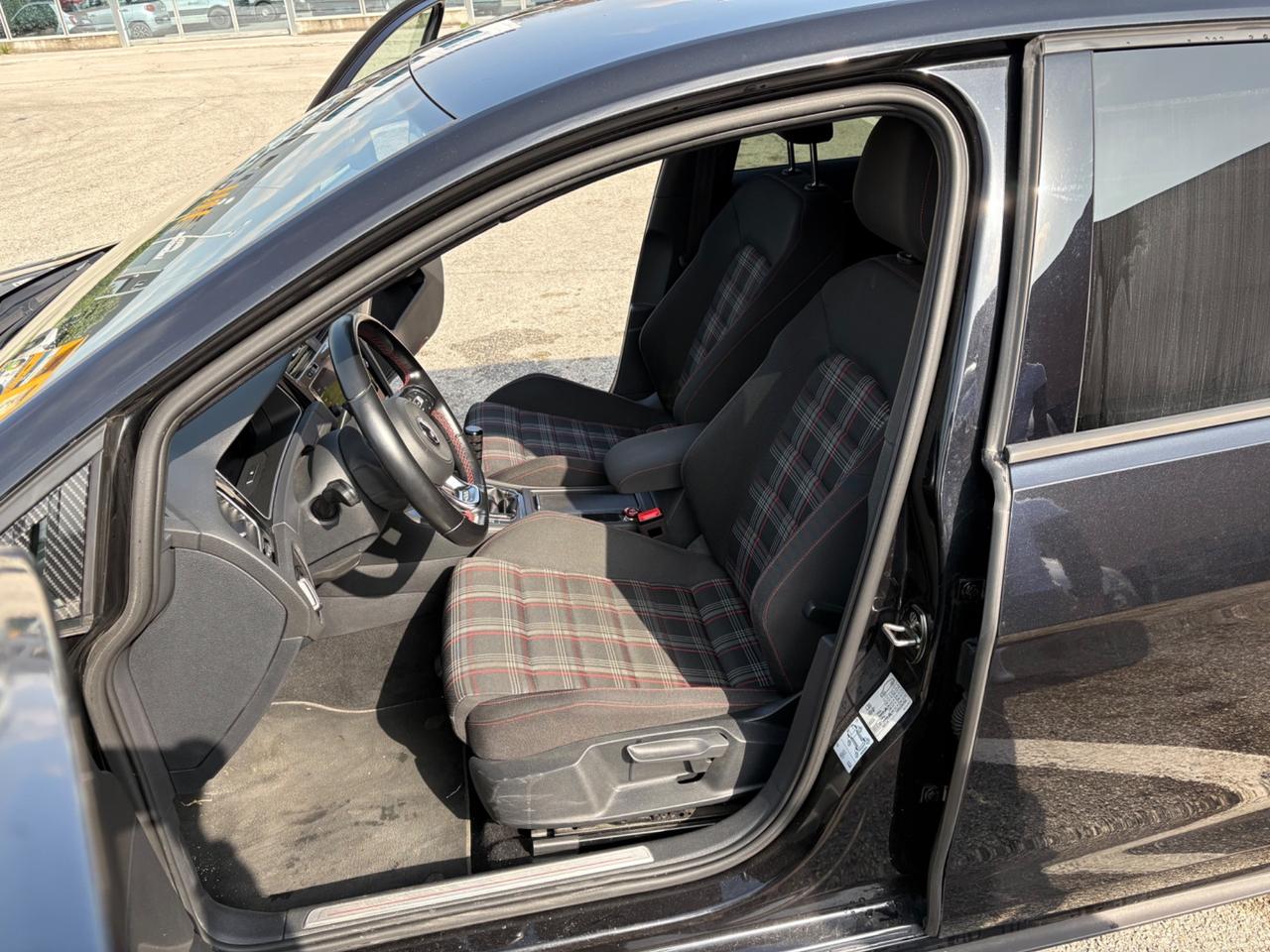 Volkswagen Golf GTI Performance 2.0 245 CV TSI DSG 5p. BMT