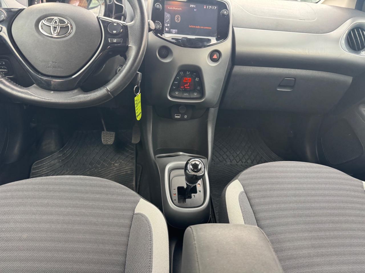 Toyota Aygo Connect 1.0 VVT-i 72 CV 5 porte x-play MMT