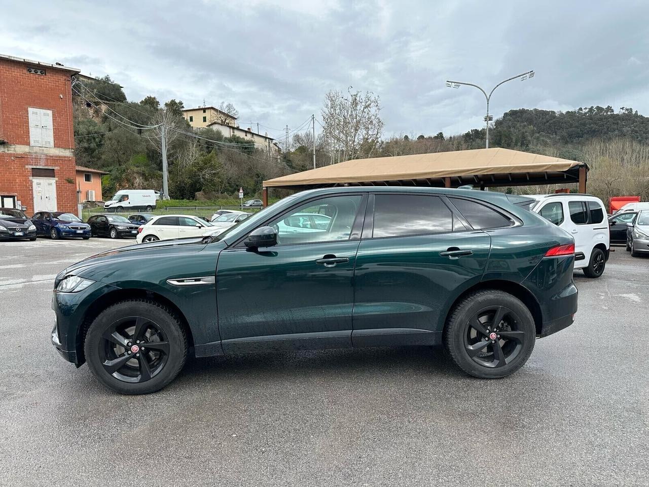 Jaguar F-Pace 2.0 D 180 CV AWD aut. R-Sport perfetta !!! Performante e parsimoniosa