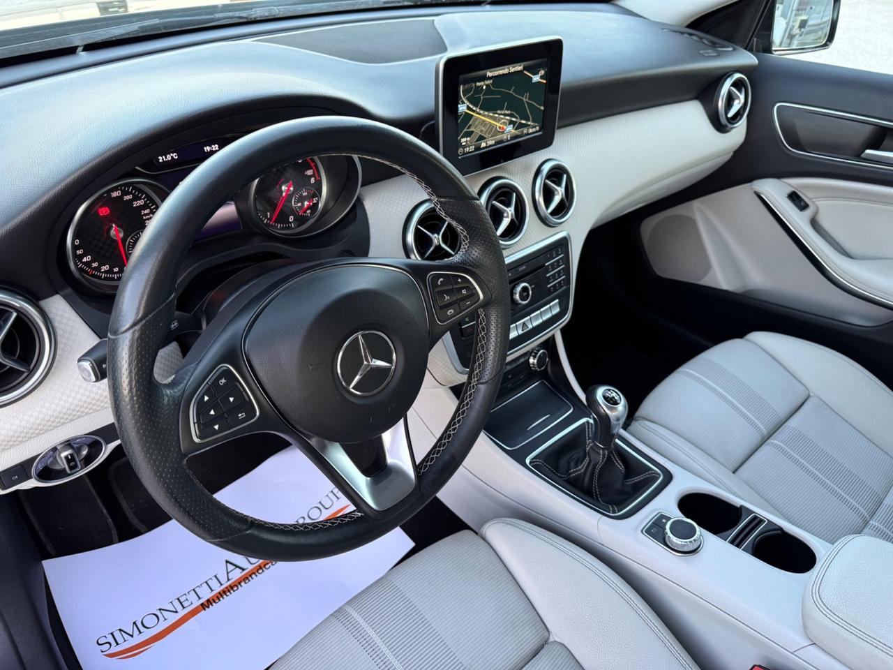 MERCEDES Classe A180 d Sport - Led Navi 17