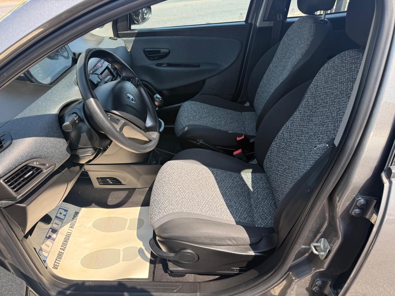 Lancia Ypsilon 1.0 FireFly 5 porte Hybrid Ecochic Silver