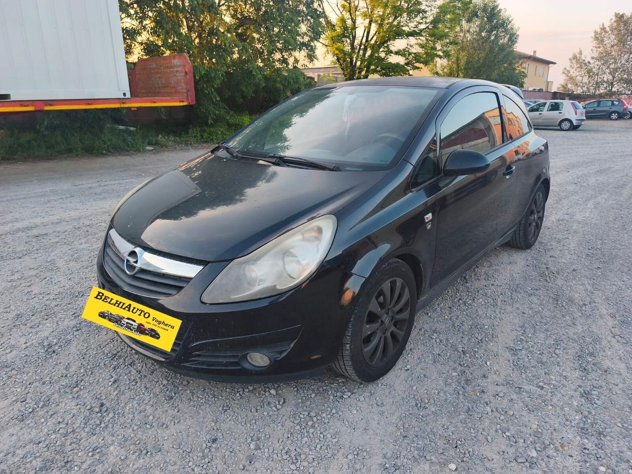 Opel Corsa 2011---1.2 Benzina Neopatentati