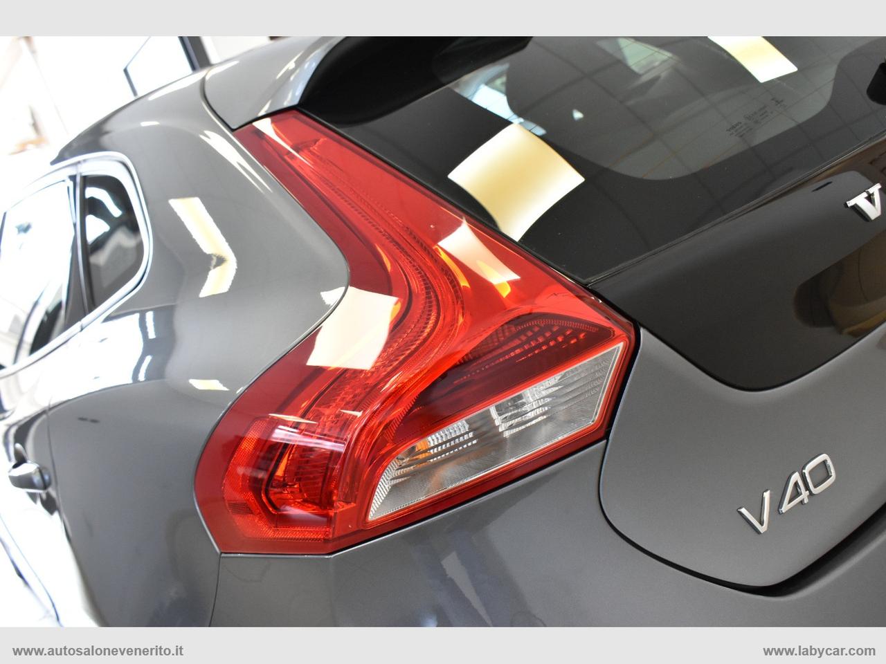 VOLVO V40 D2 Momentum