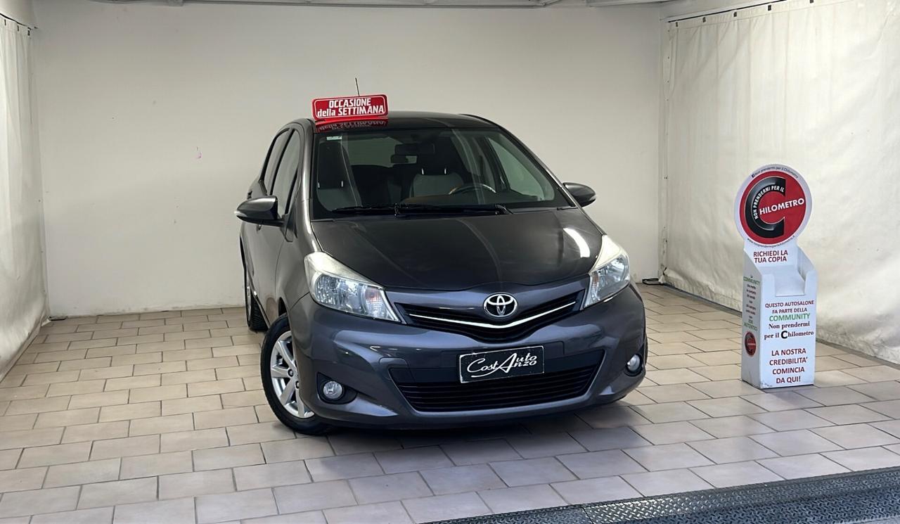 Toyota Yaris 1.3 Benzina Lounge 2013 NUOVA